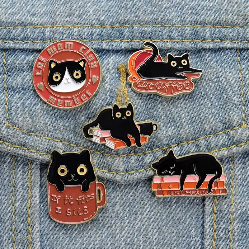 סיכת אמייל Cat mom club