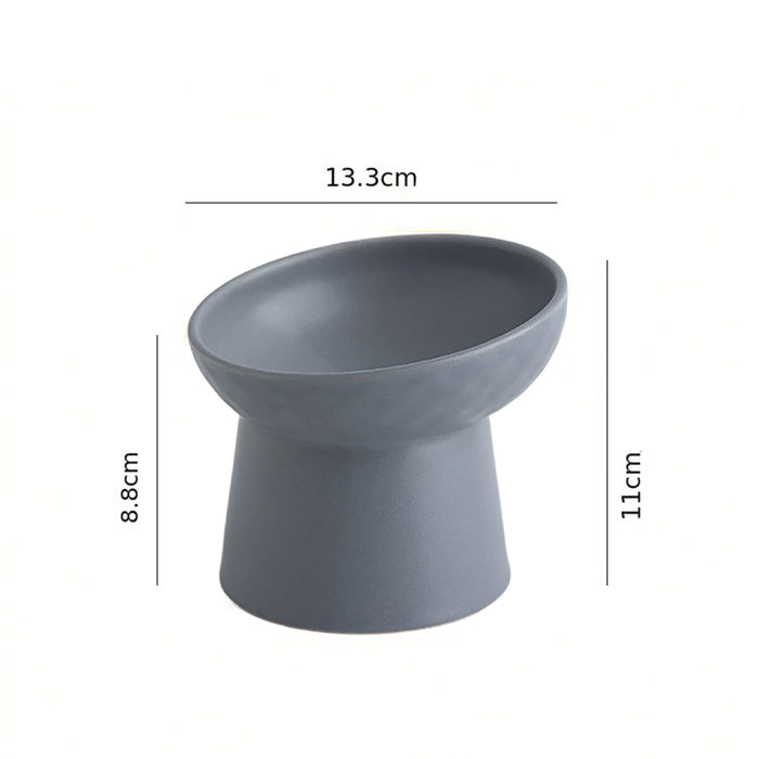 כלי אוכל מינימליסטי מוגבה